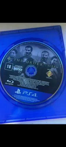 Vendo ou troco 2 jogos clássicos seminovos de PS4
