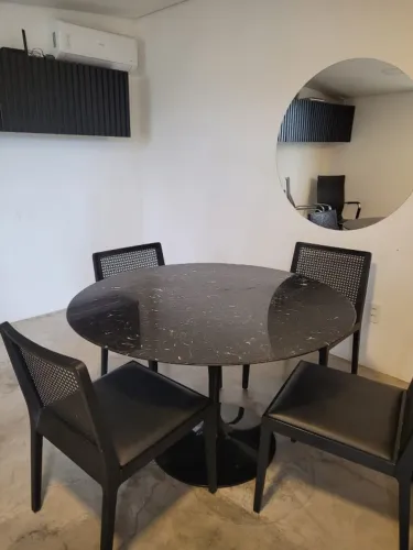 MESA DE JANTAR SAARINEN NERO MARQUINA