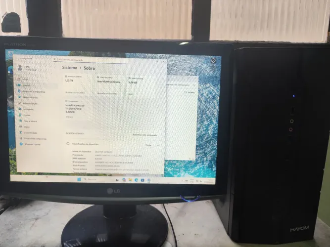 Computador e monitor