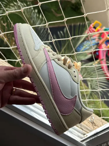 Jordan Travis Scott Shy Pink