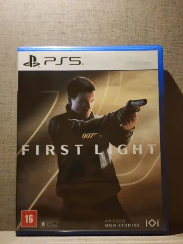 007 First Light PS5 USADO