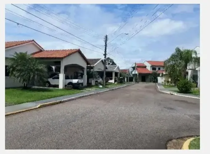 Condomínio Rio de Janeiro IV, lindo sobrado