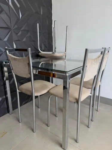 Mesa de vidro 4 lugares