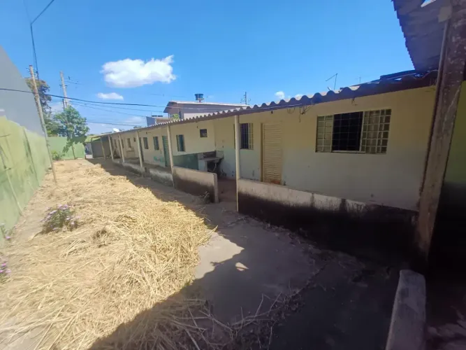 Sol Nascente  Trecho 2 | 5 kits mas uma casa nos fundos de 2 quartos com area nos fundos