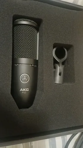 Microfone AKG P120 novo
