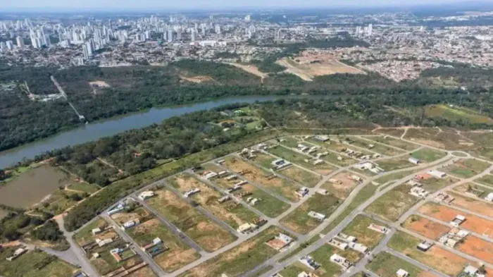 Vende-se lote de 250m² no Parque das Águas, Várzea Grande (MT)