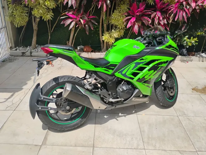 Kawasaki ninja 300