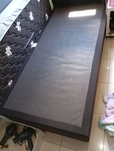 Vendo cama box baú solteiro