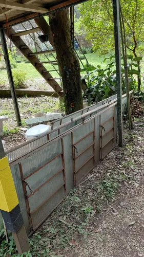 Venda de Vitraus de barracão usados.
