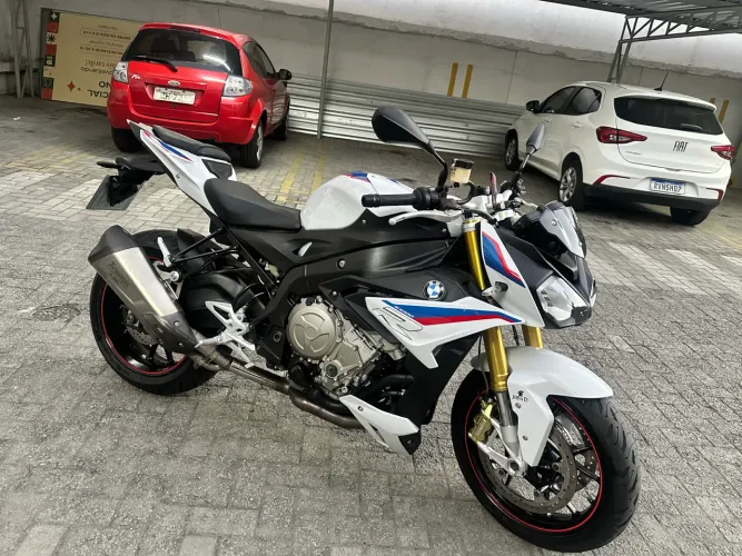BMW S1000r Branca 2018 