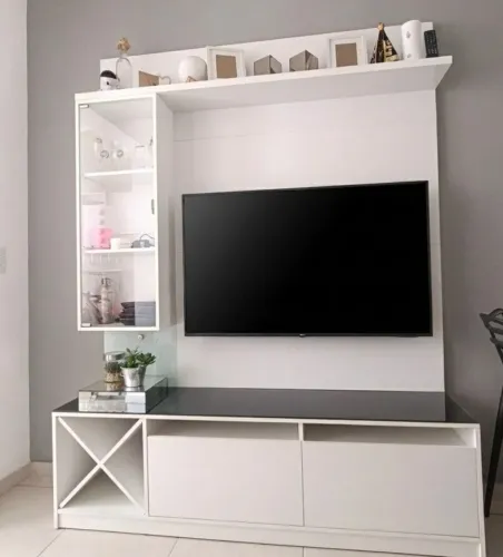 PAINEL COM CRISTALEIRA