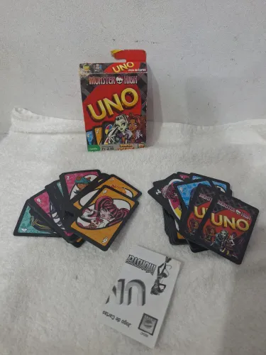 Jogo uno antigo Monster High G1