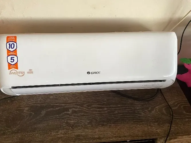 Ar condicionado inverter ( frio e quente) seminovo