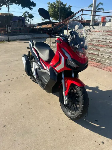 ADV 150 2022 23.991 km Toda Nova
