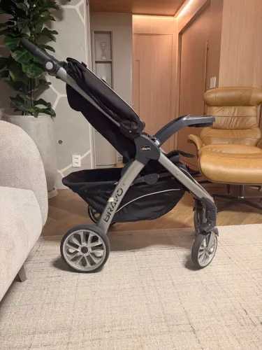 Carrinho de bebê Bravo Chicco