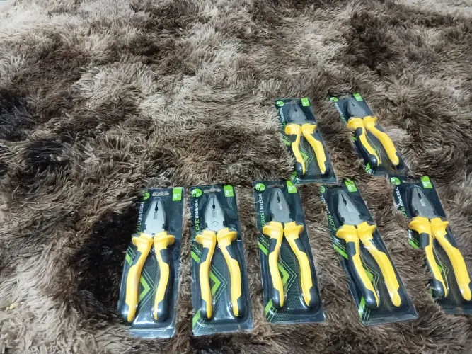 Alicate universal faco cada um 20 reais