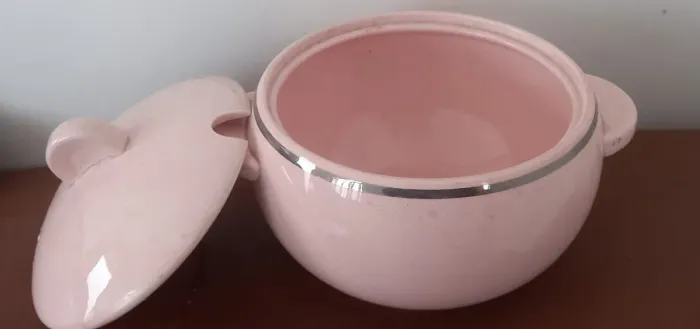 Sopeira antiga de porcelana