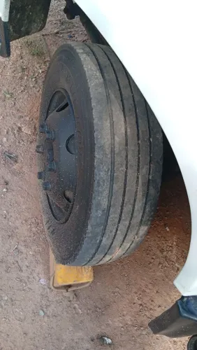 Caminhão Volkswagen 7110s 1994, turbinado de fábrica.