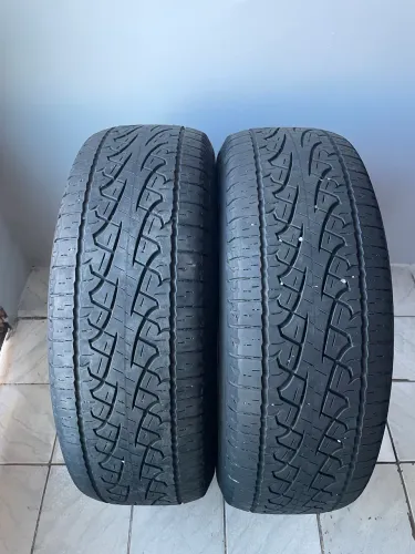 Par de pneus 235/65R17 Pirelli Scorpion