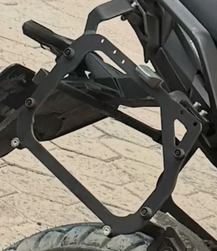 Suporte scam para bau lateral versys 650 2015 a 2025. 