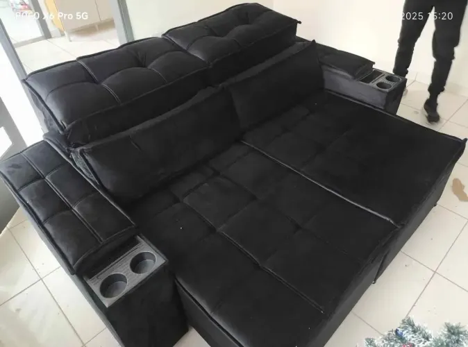 Sofá retrátil e reclinável