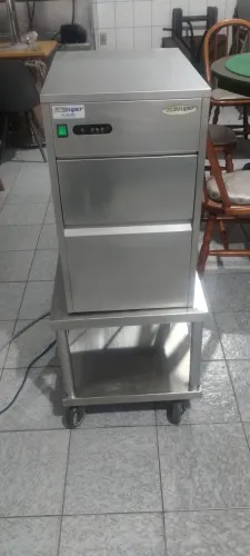 Máquina de gelo 