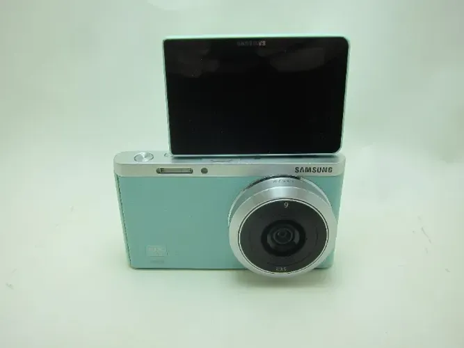 Cãmera Digital Samsung NX Mini Fungo na Lente Intercambiável com N.F.