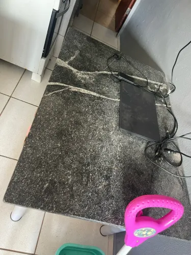 Vendo mesa de mármore