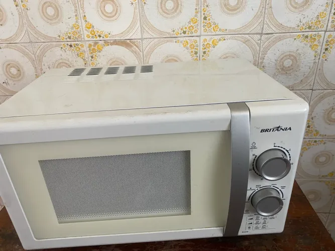 Microondas 20 litros 230v