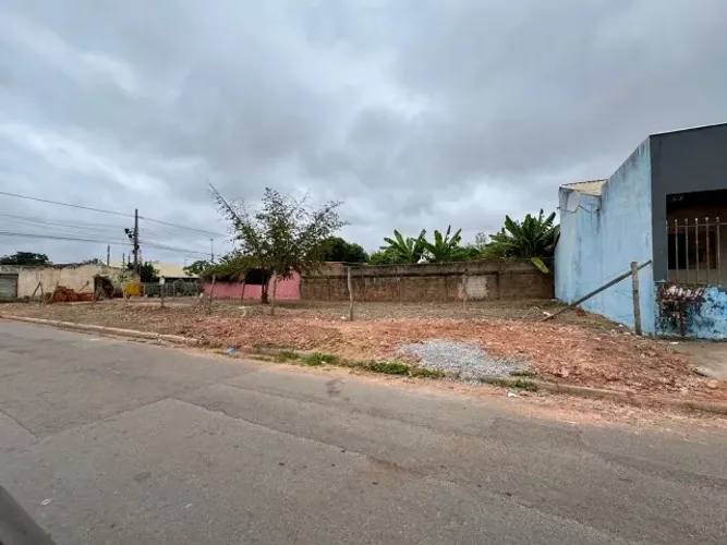 TERRENO DE ESQUINA PARQUE ATALAIA