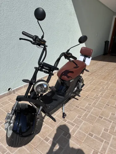 Moto elétrica muito nova