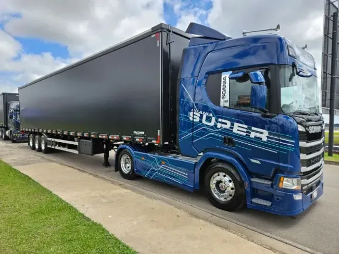 Scania R460 4x2 SUPER Ano 2024 Baixo km + Sider Facchini Ano 26 0km 30 plt 15.40 x 2.90