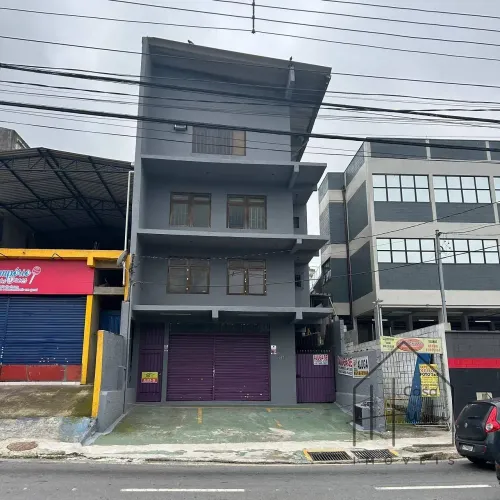 Sala Comercial para Locação  26 m²  Centro de Cotia | Excelente Visibilidade e Fluxo de Pe