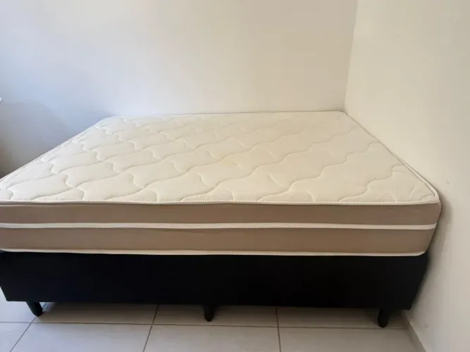 Cama de casal box com molas
