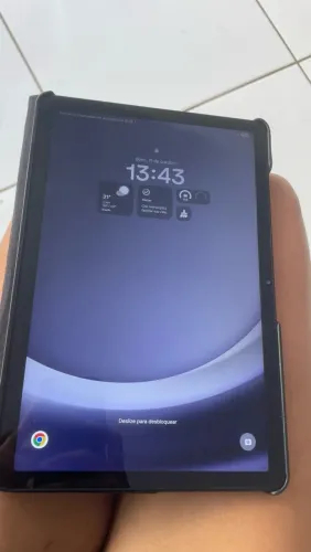 Tablet seminovo Samsung Galaxy Tab A9+ 5G, com capa nova.