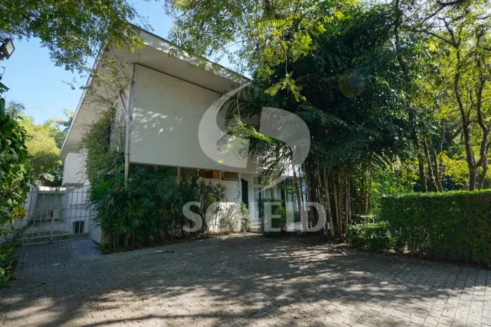 Sobrados para venda com 5 quartos no Jardim Europa, 808 m², área 1.076mt