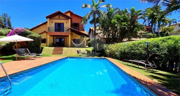 Casa à venda com 4 quartos, sendo 2 suítes, no condomínio Santo Antonio i, Itu - SP