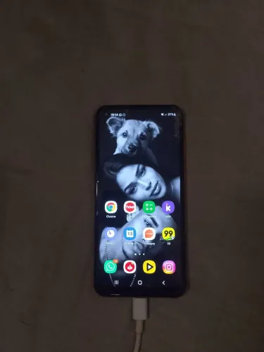 Celular Samsung A11, 200 reais