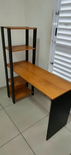 Escrivaninha Home Office p/ Quarto ou Sala em excelente estado