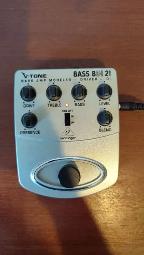 Pedal Behringer Bdi21 para Baixo