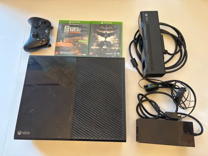 Xbox One Fat + Kinect + controle original + headset original + 2 jogos