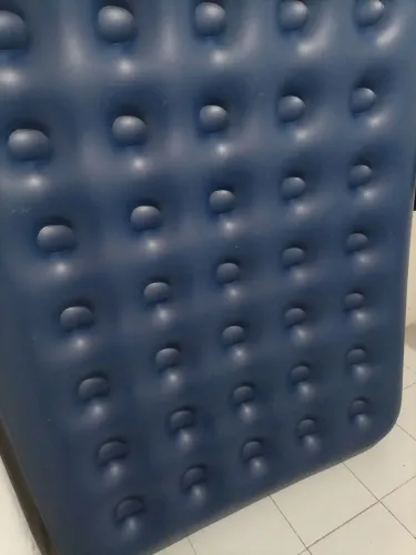 Colchão de AR casal azul aveludado