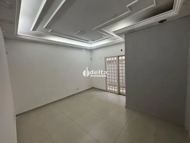 Prédio disponível para locação e venda no bairro Tabajaras em Uberlândia-MG