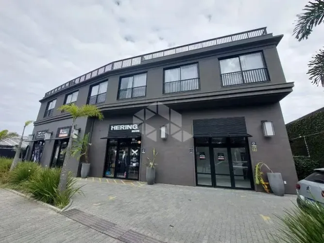 Ponto Estratégico na Lagoa! Loja Comercial com 60m² para Alugar no Centrinho da Lagoa da C