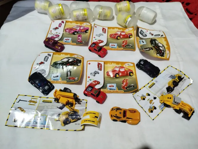 Lote 8 carrinhos kinder Magic 