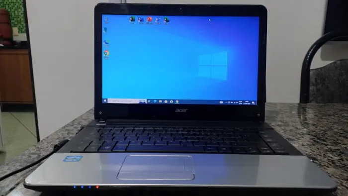 Notebook Acer i3 3110 de 2.4 ghz pentium c Ssd 120 c 8 gb ddr3 - windows e office
