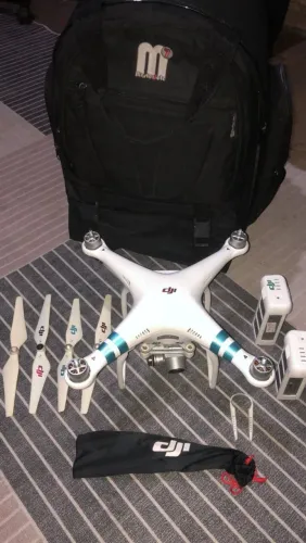 Drone DJI Panthom 3 está sem o Gimbol,Tem que mandar Estalar 