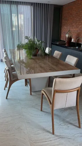 Nova e linda Mesa de Jantar com 8 cadeiras dimensões 3,00 x 1,20 m