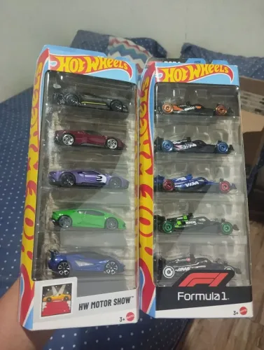 HOT WHEELS