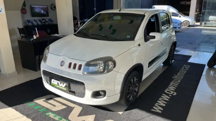 Fiat Uno Sporting 1.4 EVO Fire Flex 8V 4P 2013